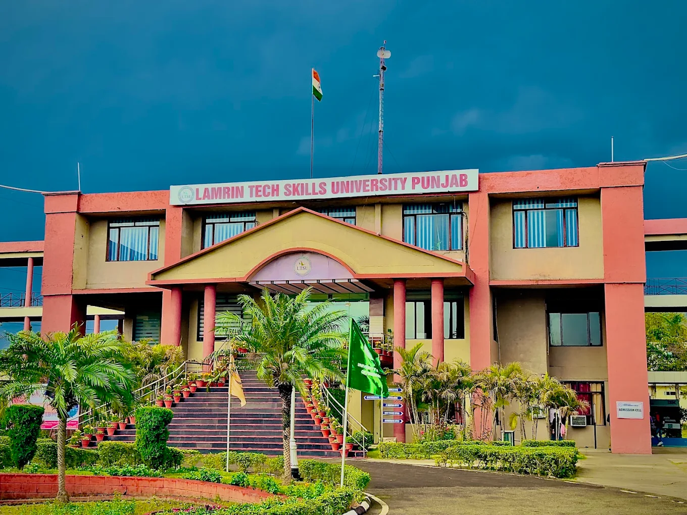 Lamrin Tech Skills University